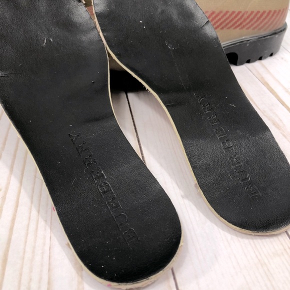 BURBERRY Rubber Rain Boot - Picture 7 of 16